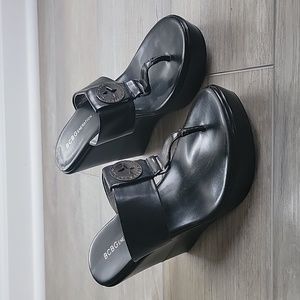 BCBG BCBGeneration Black platform sandals 6.5